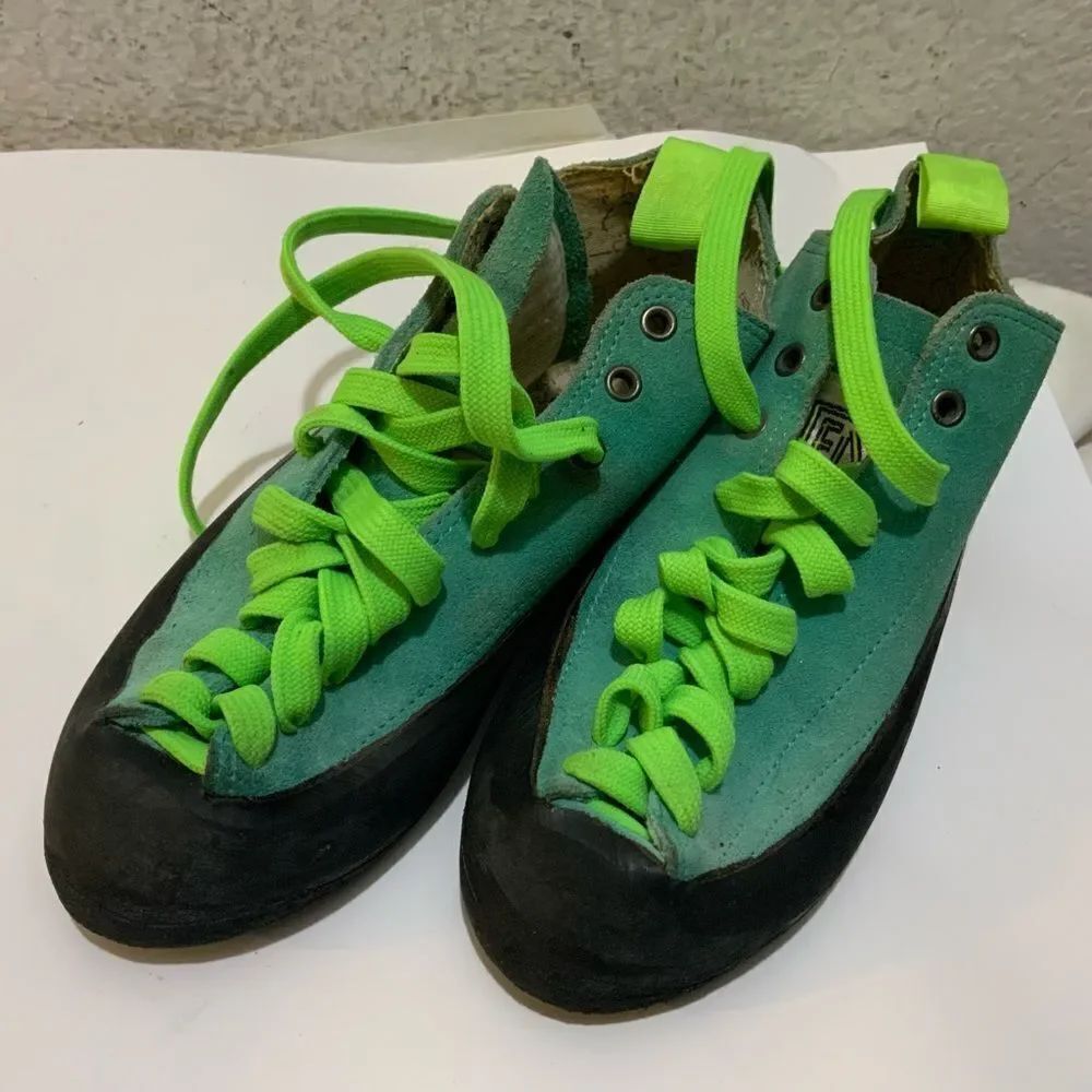 Vtg Five-Ten 5.10 Climbing Shoe US 6.5 Lace-Up Blue Suede Leather Made in Korea
